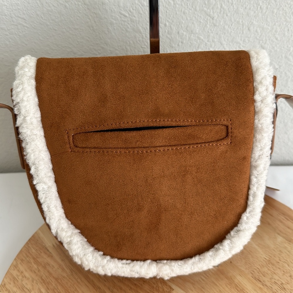 Bearpaw Shearling Trim Crossbody Saddle Bag - Picture 5 of 11